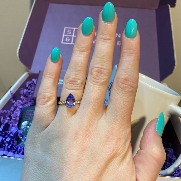 10k Tanzanite & Diamond Ring - Picture 4 of 7